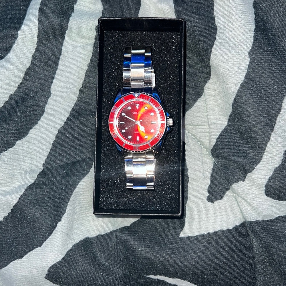 Men’s red Yolako watch